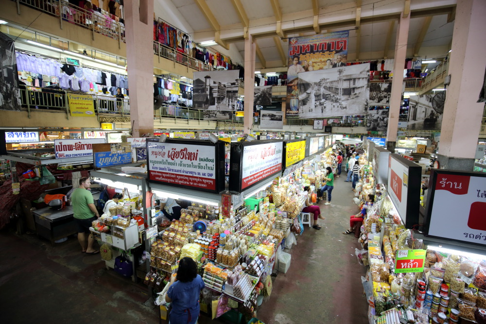 Lokation: Thailand | Chiang Mai | Muang Chiang Mai | Night Bazaar Kategorien: Markt, Datum: 16.02.2016