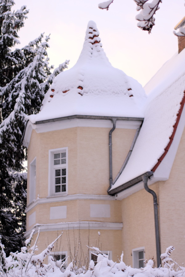 Lokation: Deutschland | Nordrhein-Westfalen | Bergisch Gladbach | Bergisch Gladbach Kategorien: Winter, Haus, Datum: 17.12.2010