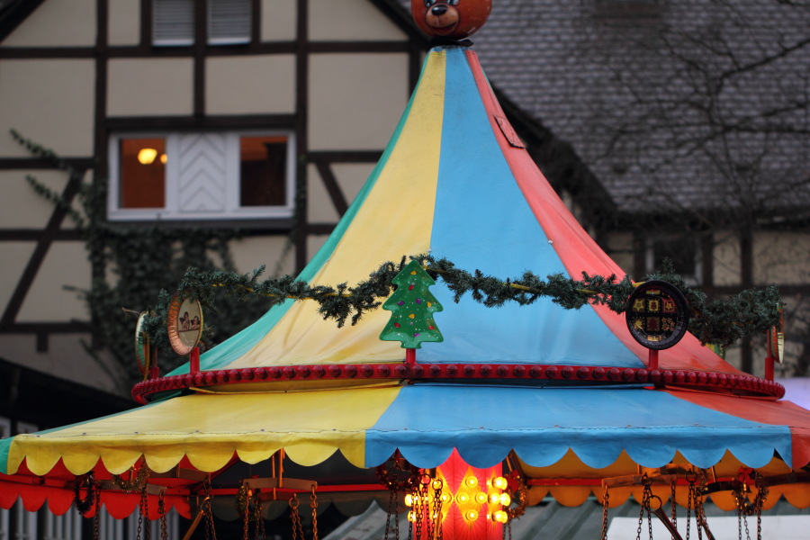 Lokation: Deutschland | Nordrhein-Westfalen | Bergisch Gladbach | Kaltenbroich Kategorien: Markt, Datum: 01.12.2012