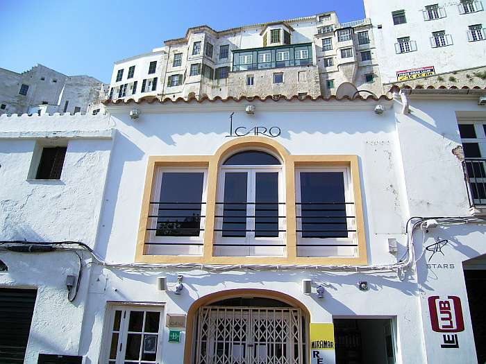 Lokation: Menorca Kategorien: Fenster, Stadt, Datum: 02.07.2004