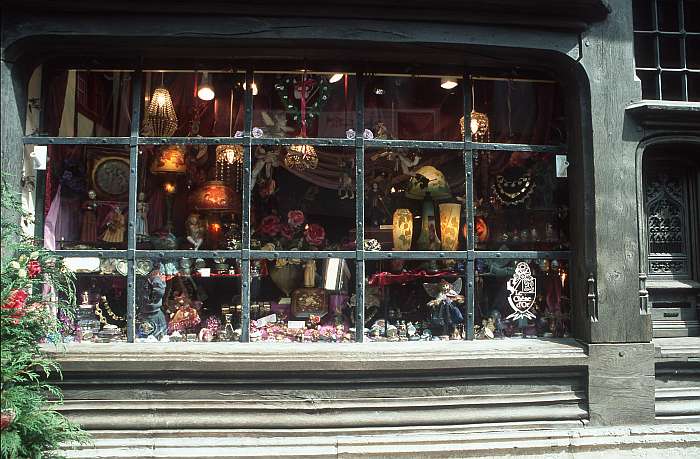 Lokation: Normandie, Rouen Kategorien: Fenster, Datum: 16.08.2002